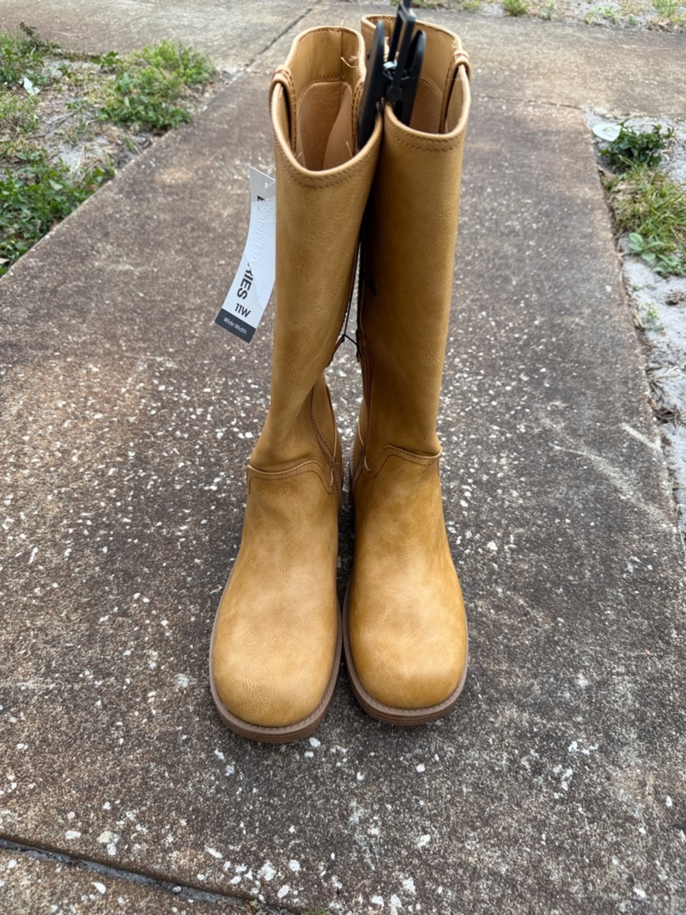 No Boundaries Tall Tan Knee-High Heeled Boots Size 11W. NWT